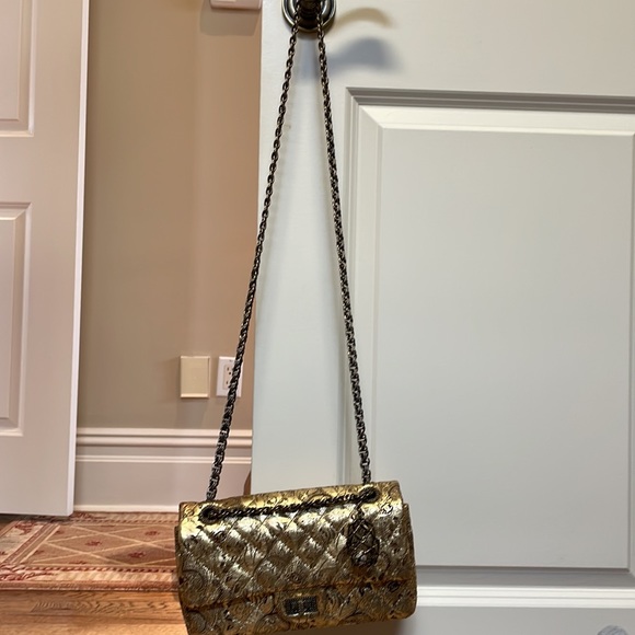 Chanel 🔥limited edition 🔥gold classic medium reissue - Picture 6 of 14